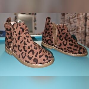 3/$30 Worn Once Size 7 Leopard Print Ankle Boots